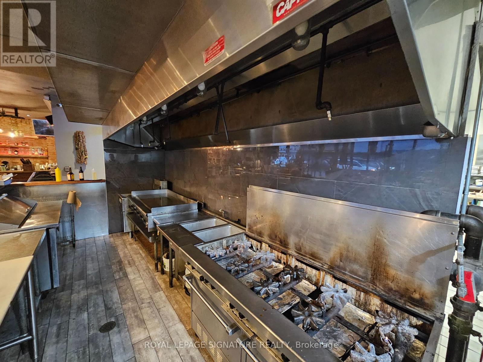 405 Jane Street, Toronto (Runnymede-Bloor West Village), Ontario  M6S 3Z6 - Photo 14 - W12461247
