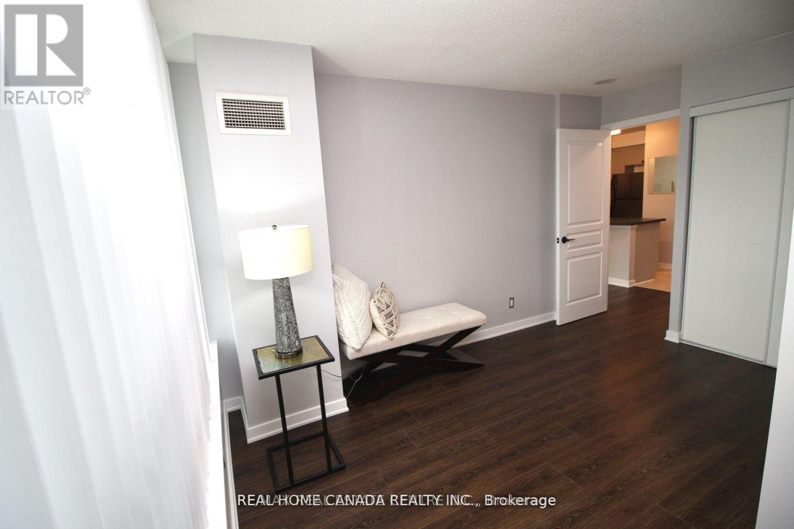 105 - 4879 Kimbermount Avenue, Mississauga, Ontario  L5M 7R8 - Photo 17 - W12461254
