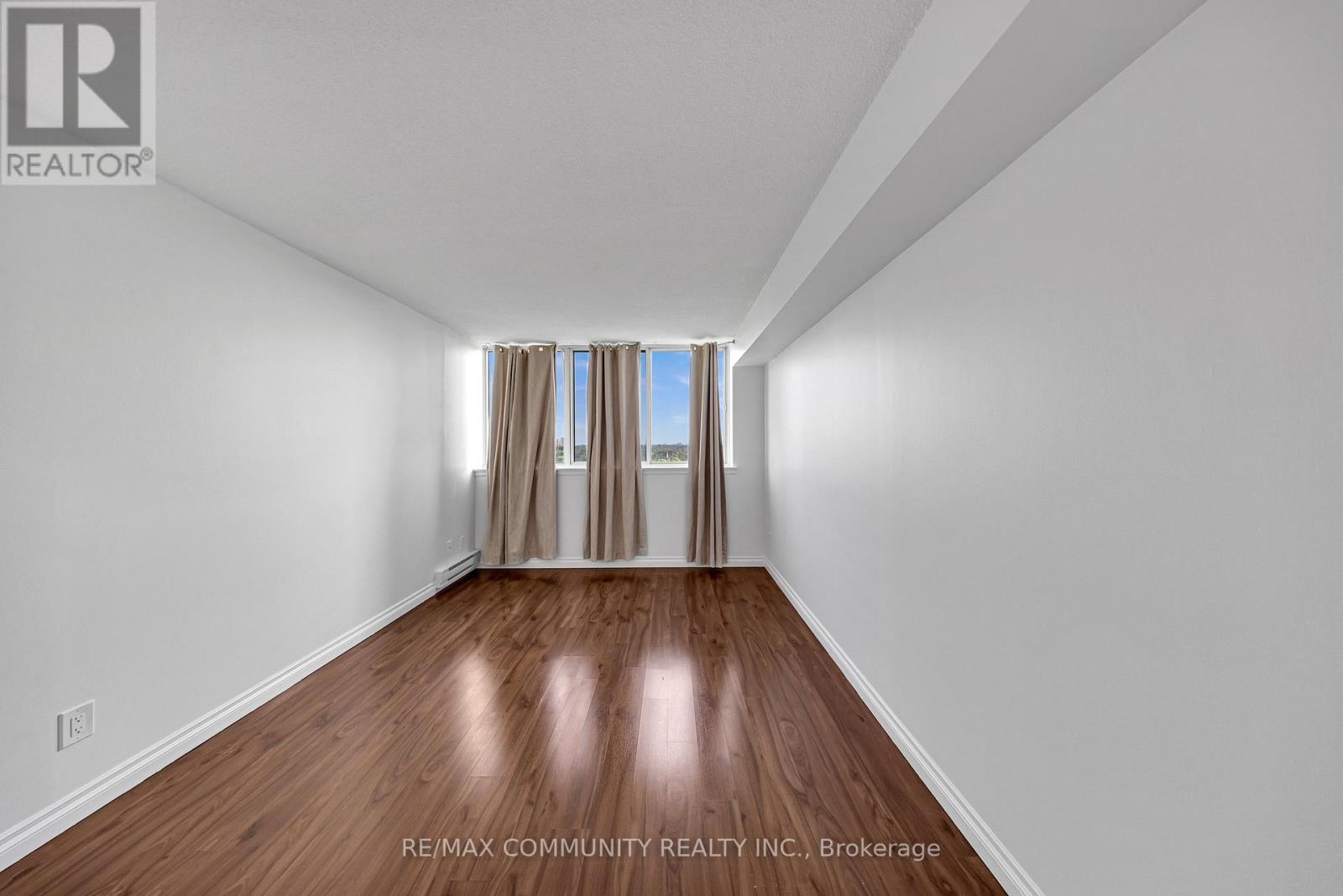 908 - 1360 Rathburn Road E, Mississauga, Ontario  L4W 4H4 - Photo 9 - W12461269