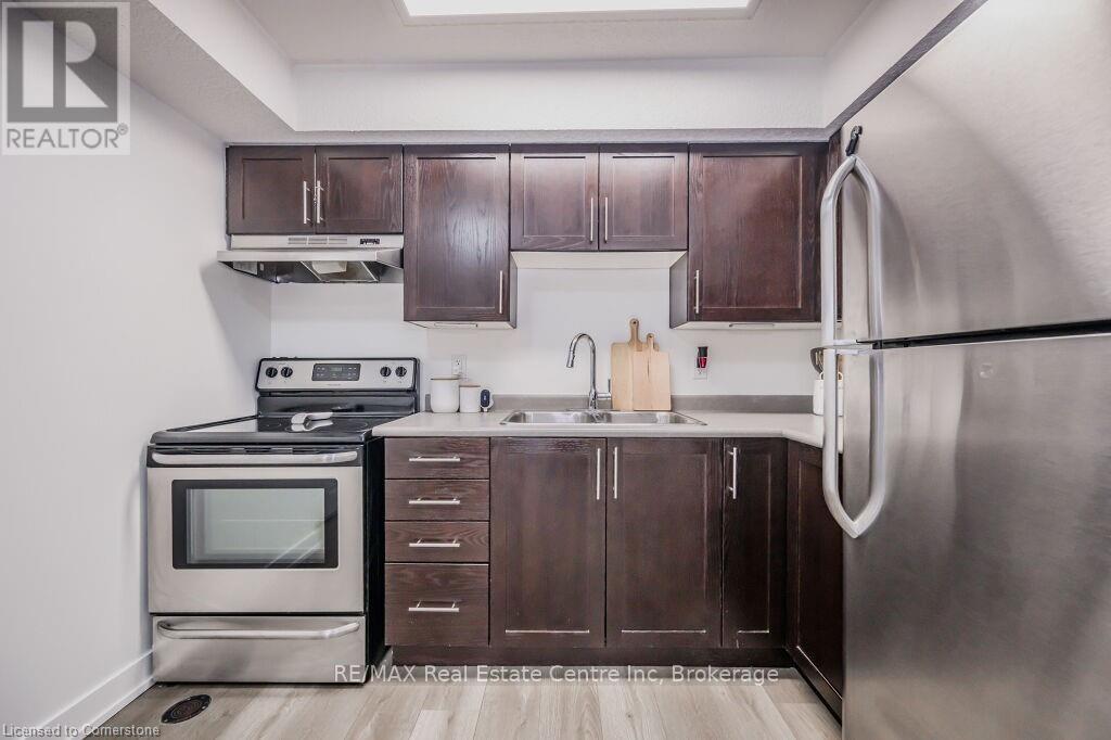 1c - 185 Windale Crescent, Kitchener, Ontario  N2E 3H4 - Photo 6 - X12461391
