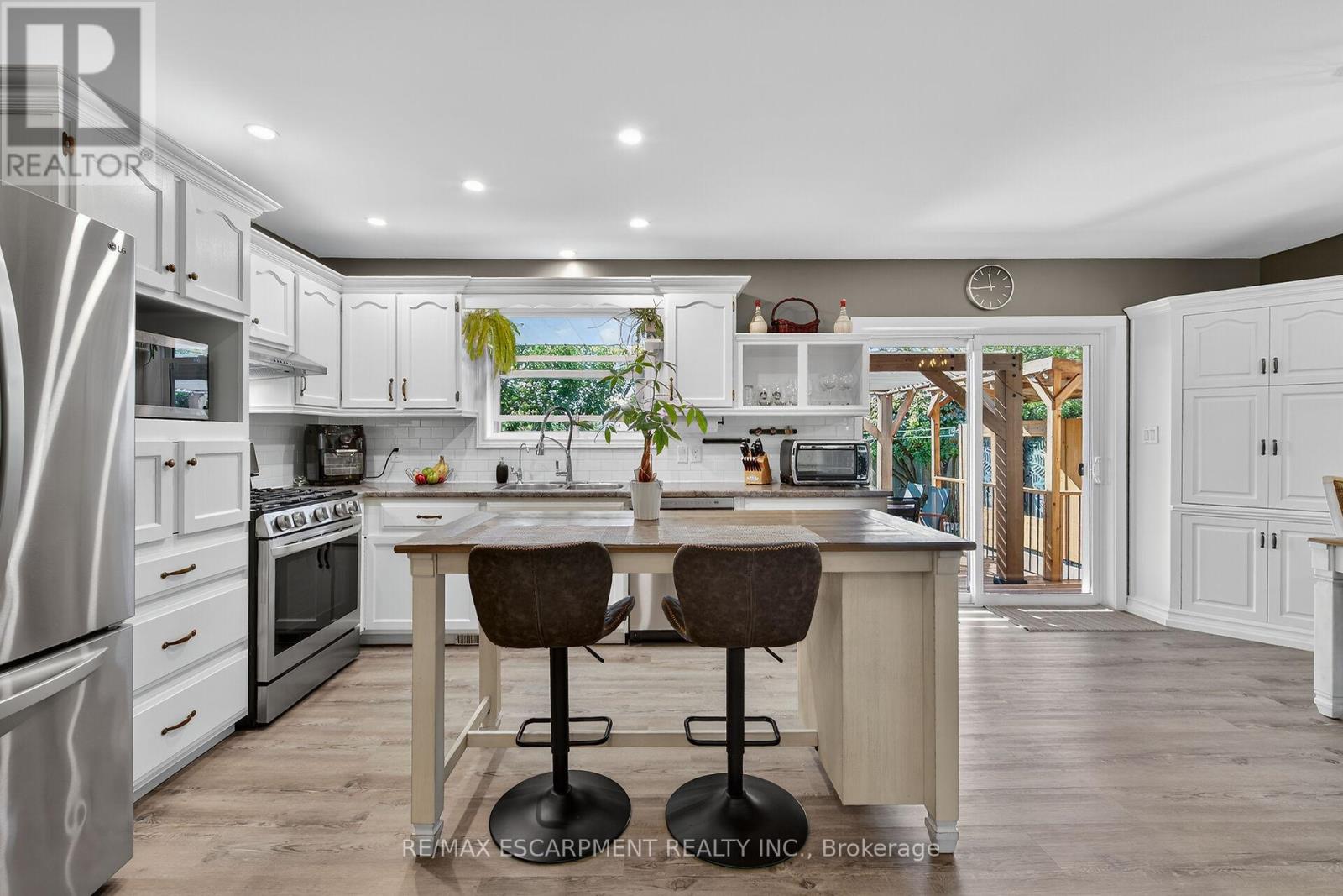 92 Dover Mills Road, Norfolk, Ontario  N0A 1N1 - Photo 10 - X12461223