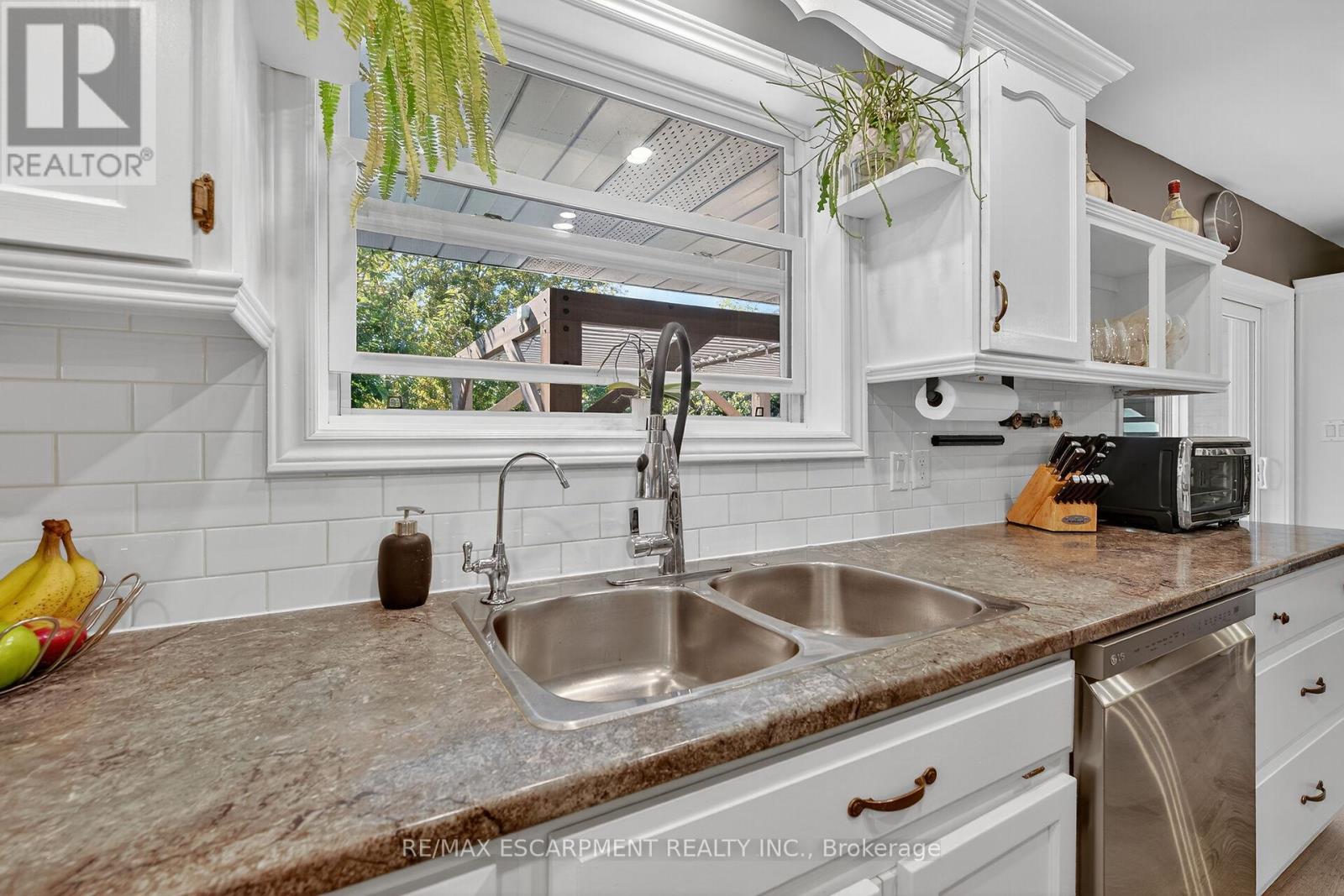 92 Dover Mills Road, Norfolk, Ontario  N0A 1N1 - Photo 12 - X12461223