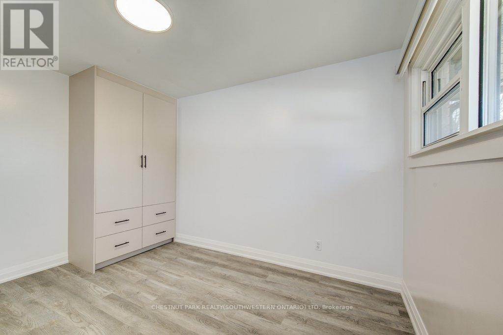 88 Woodhaven Road, Kitchener, Ontario  N2C 1V1 - Photo 11 - X12461238