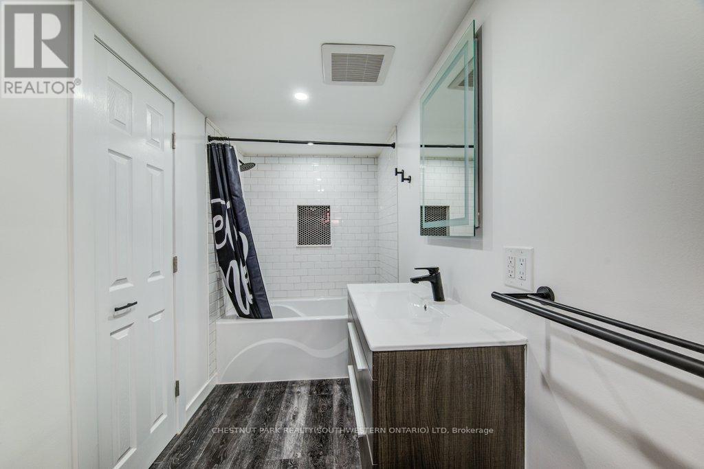 88 Woodhaven Road, Kitchener, Ontario  N2C 1V1 - Photo 29 - X12461238