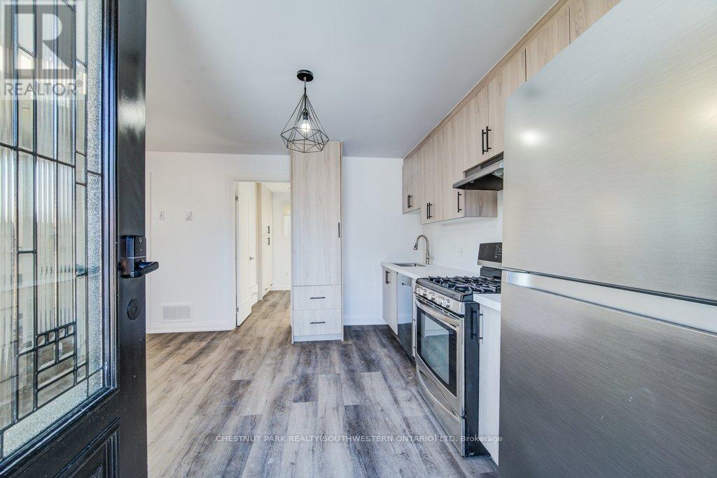 88 Woodhaven Road, Kitchener, Ontario  N2C 1V1 - Photo 37 - X12461238