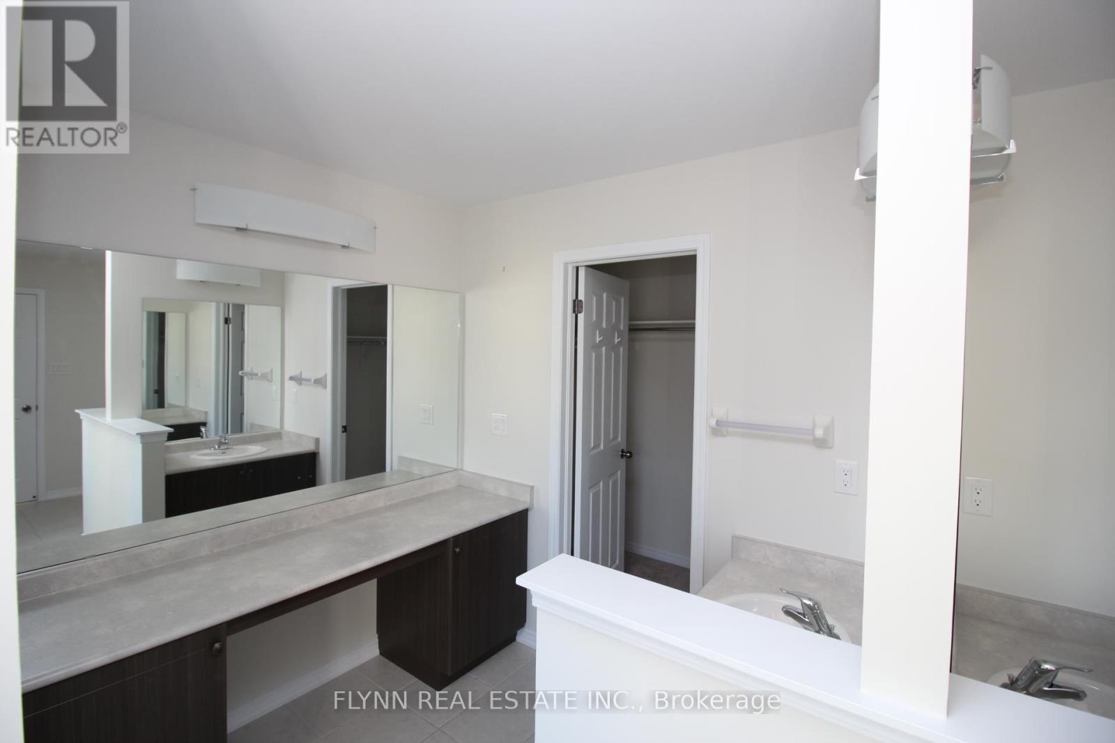 7804 Juneberry Drive, Niagara Falls, Ontario  L2H 2Y6 - Photo 15 - X12461252