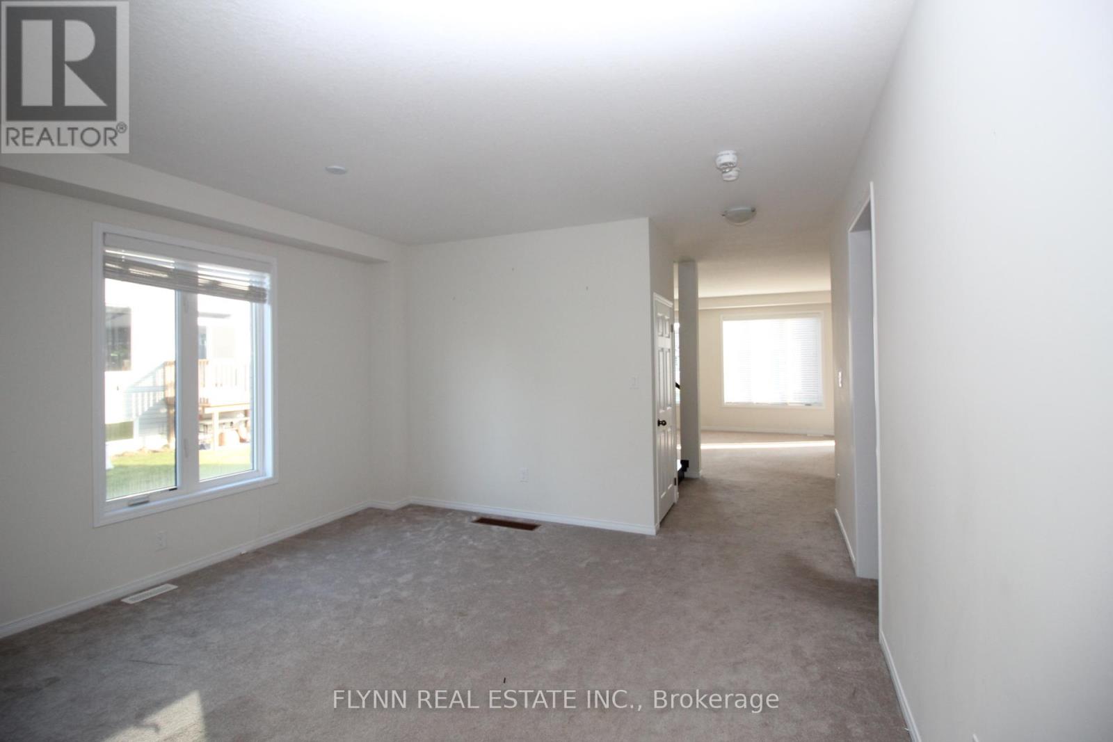 7804 Juneberry Drive, Niagara Falls, Ontario  L2H 2Y6 - Photo 5 - X12461252