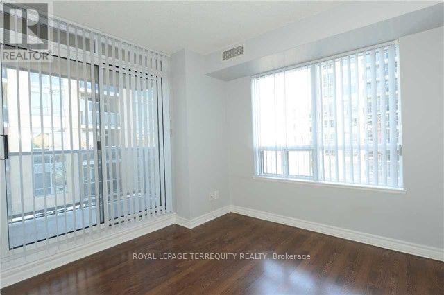 1503 - 5 Michael Power Place, Toronto, Ontario  M9A 0A3 - Photo 8 - W12459679