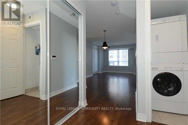 1503 - 5 Michael Power Place, Toronto, Ontario  M9A 0A3 - Photo 5 - W12459679