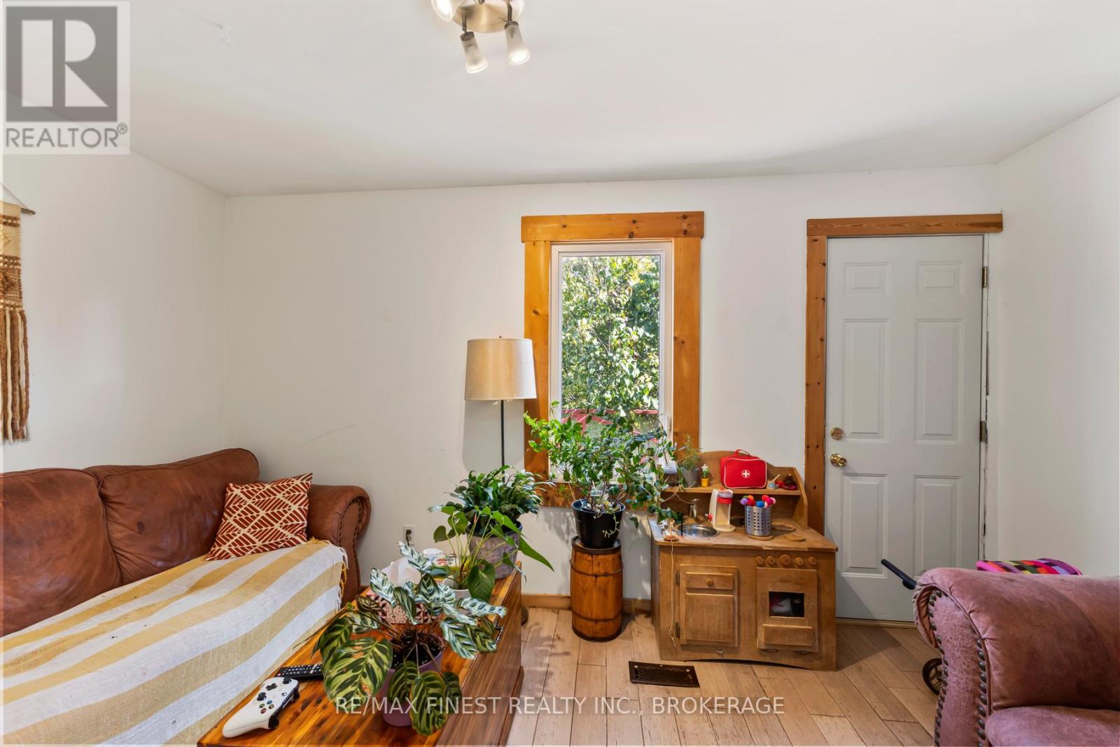 343 Sydenham Street, Kingston, Ontario  K7K 3N1 - Photo 17 - X12461386