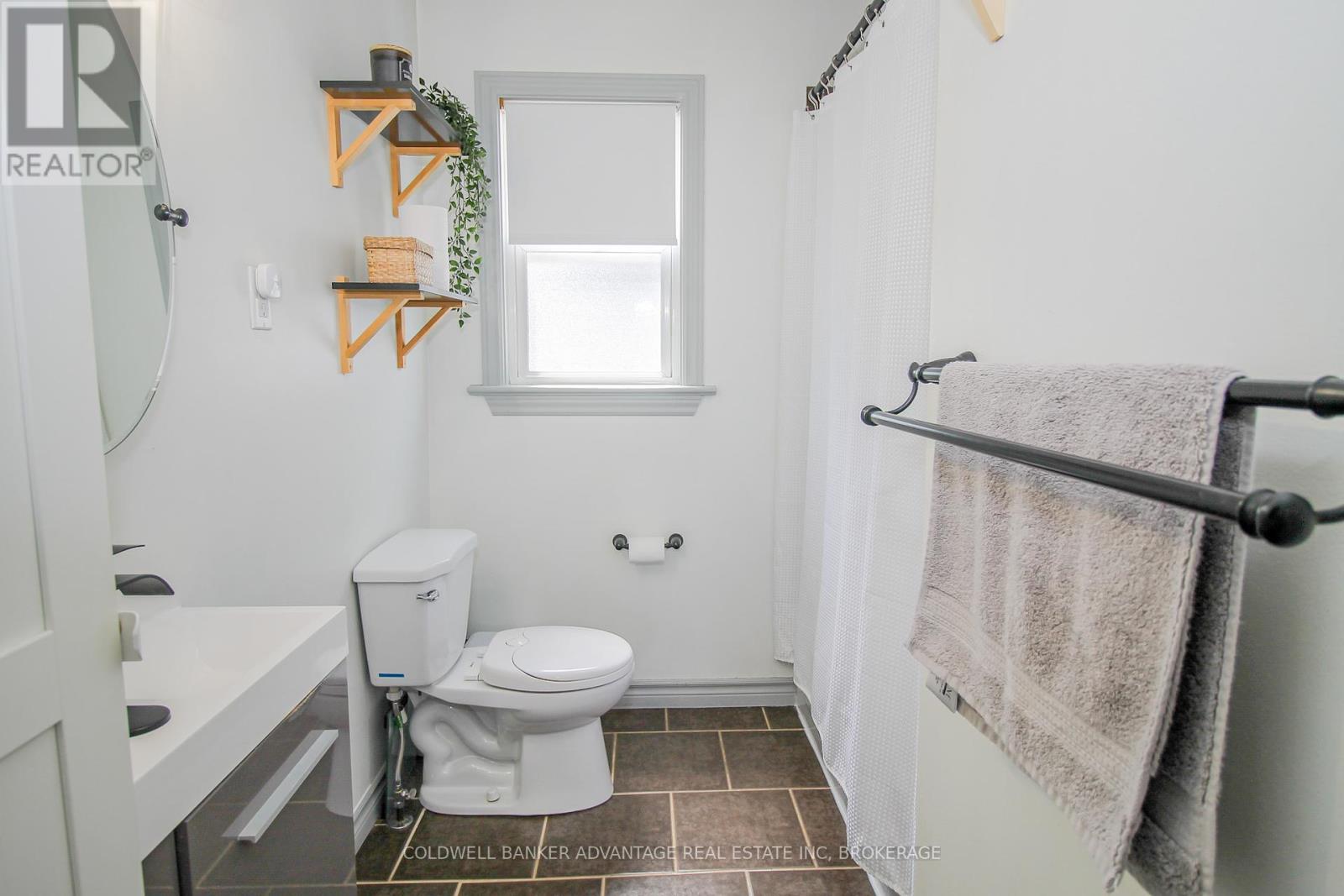 79 Second Street, Welland, Ontario  L3B 4T7 - Photo 13 - X12338233