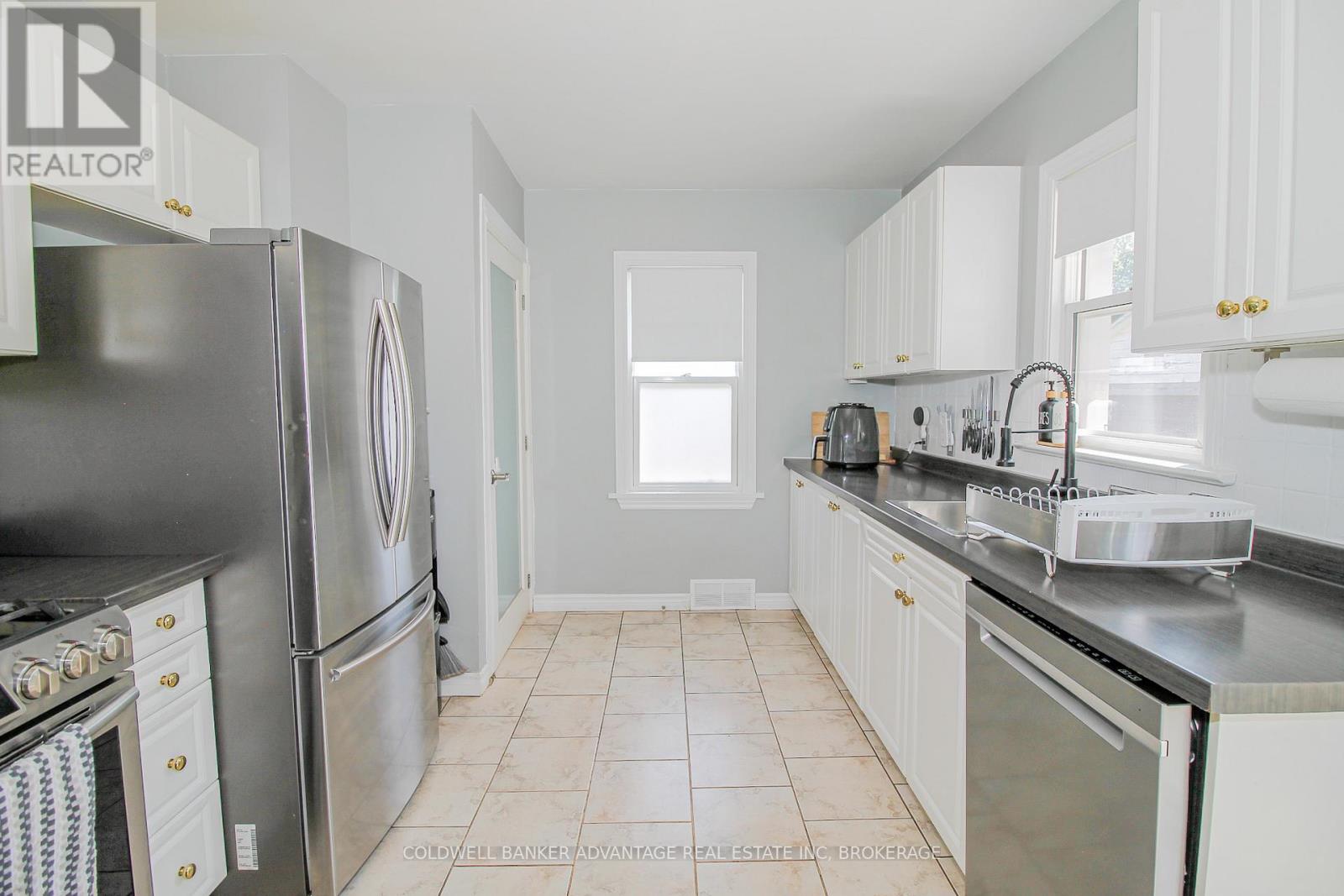 79 Second Street, Welland, Ontario  L3B 4T7 - Photo 8 - X12338233