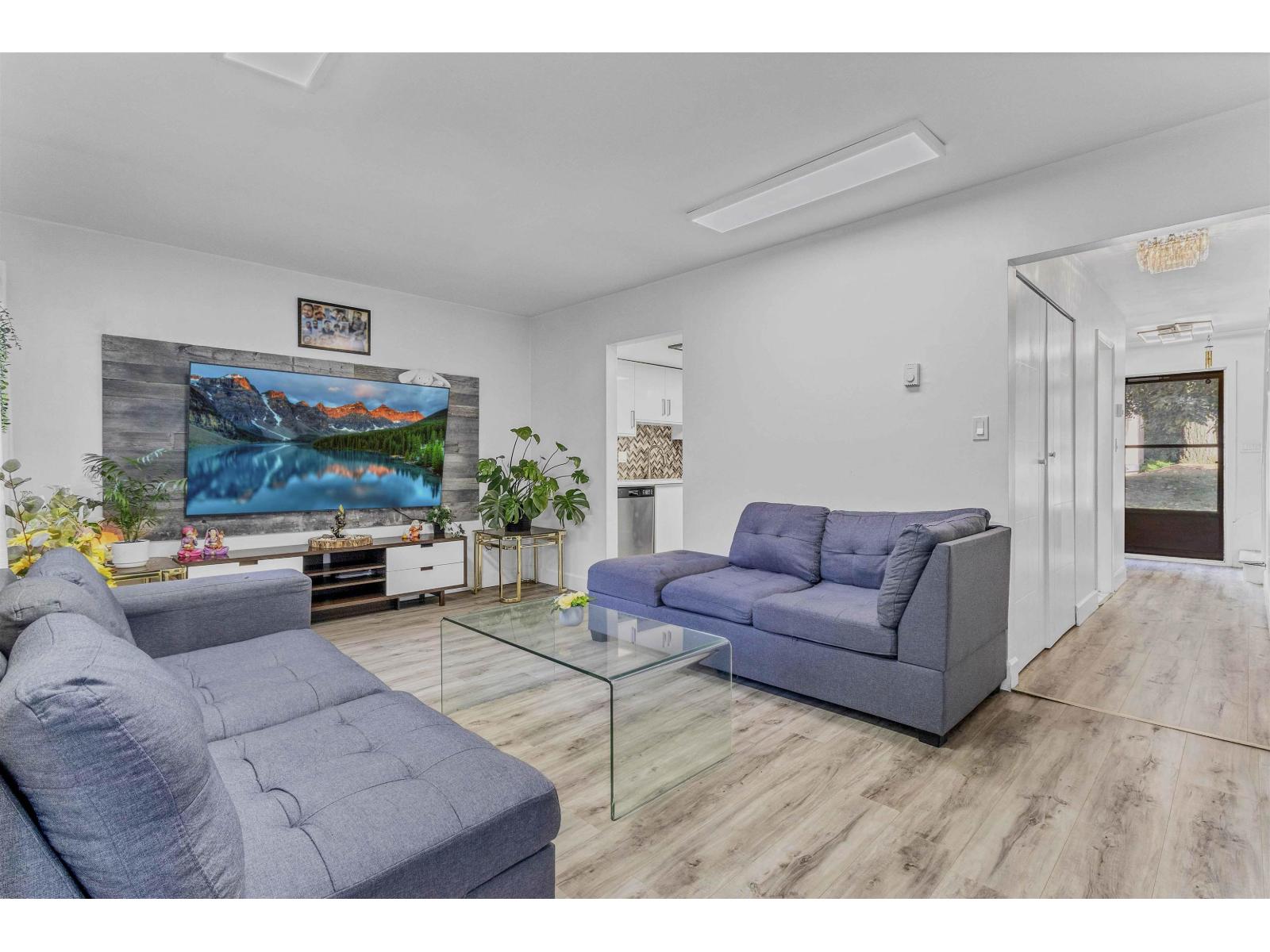 8 3015 TRETHEWEY STREET, abbotsford, British Columbia