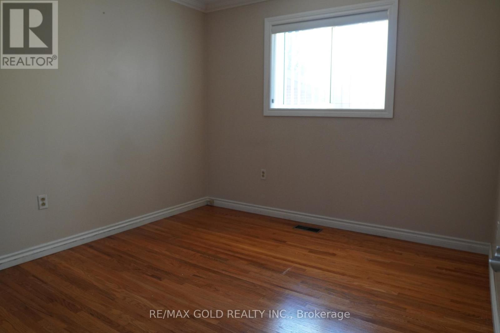44 Chatsworth Drive, Brampton, Ontario  L6X 2L9 - Photo 30 - W12460991