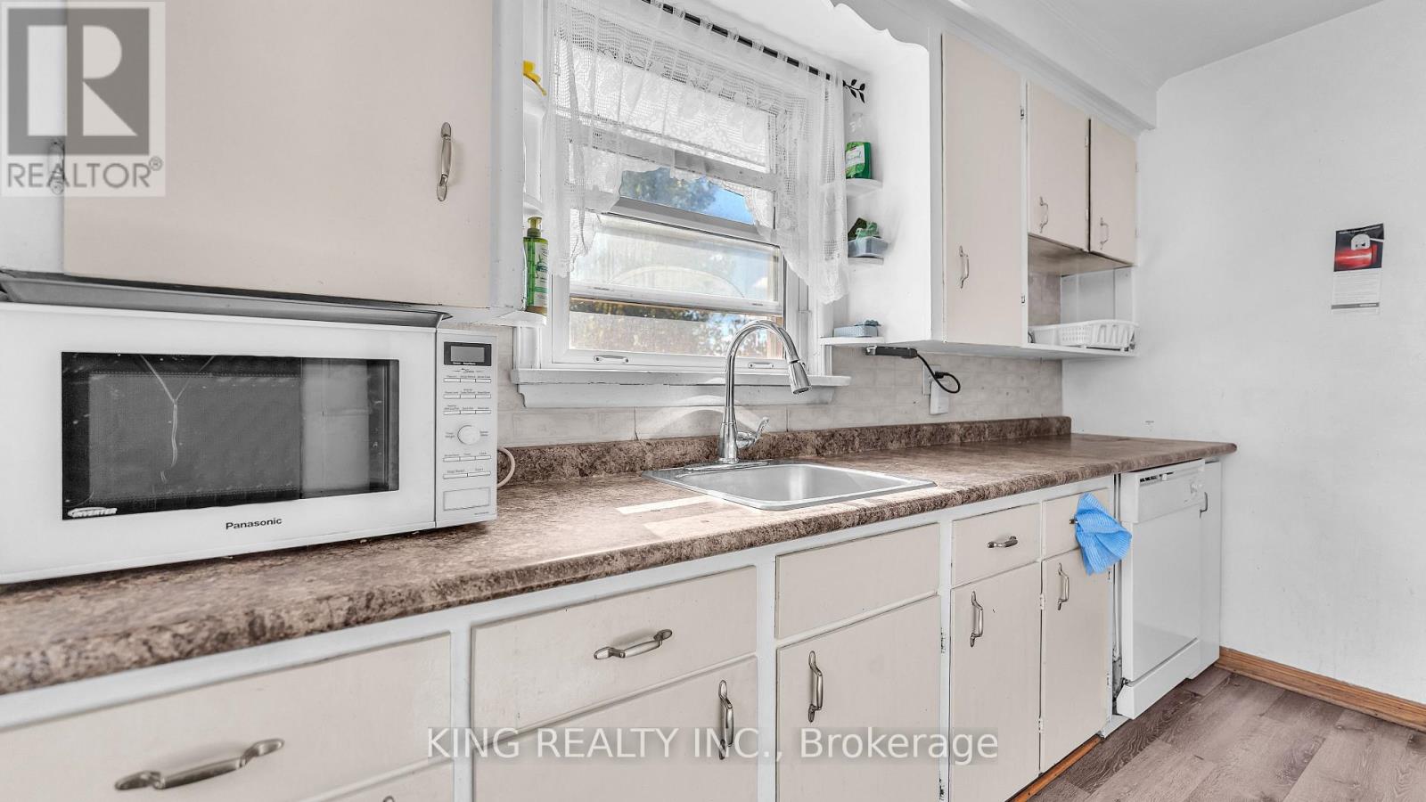 564 First Street, London East, Ontario  N5V 1Z7 - Photo 15 - X12460967
