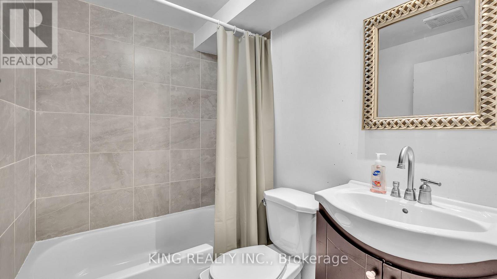564 First Street, London East, Ontario  N5V 1Z7 - Photo 22 - X12460967