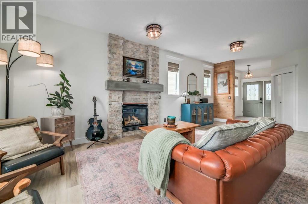 18 Cimarron Grove Bay, Okotoks, Alberta  T1S 2H3 - Photo 8 - A2260175