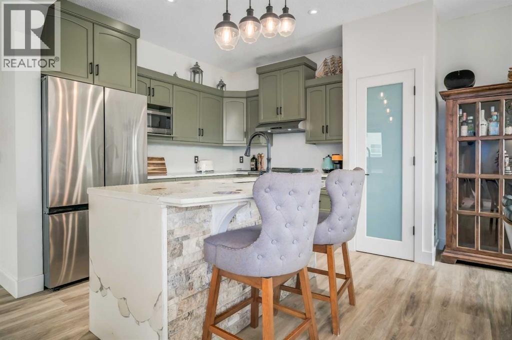 18 Cimarron Grove Bay, Okotoks, Alberta  T1S 2H3 - Photo 11 - A2260175