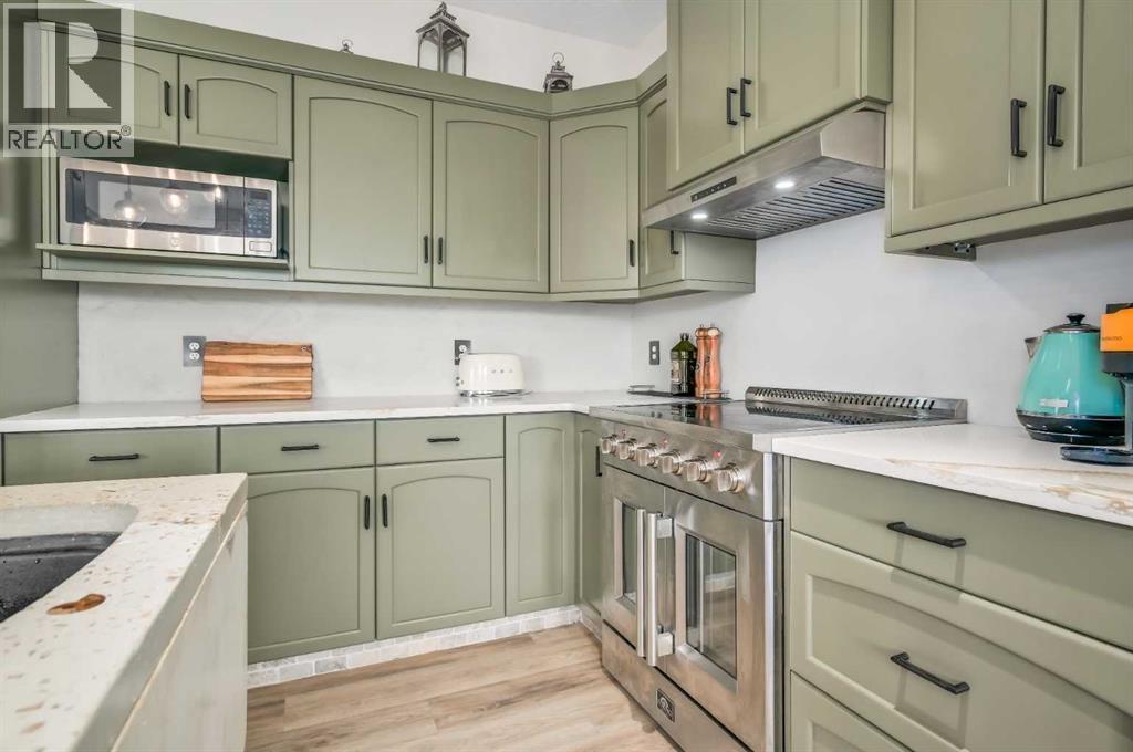 18 Cimarron Grove Bay, Okotoks, Alberta  T1S 2H3 - Photo 12 - A2260175