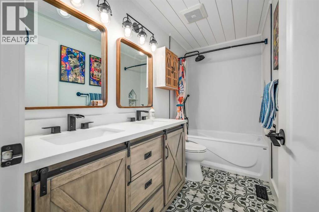 18 Cimarron Grove Bay, Okotoks, Alberta  T1S 2H3 - Photo 28 - A2260175