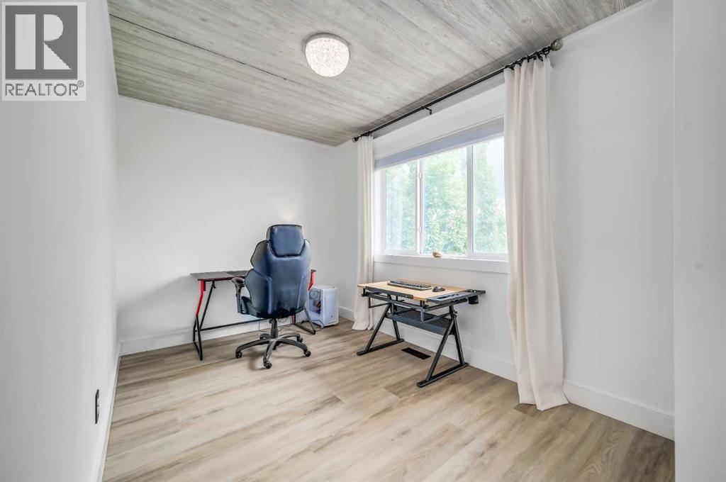 18 Cimarron Grove Bay, Okotoks, Alberta  T1S 2H3 - Photo 26 - A2260175