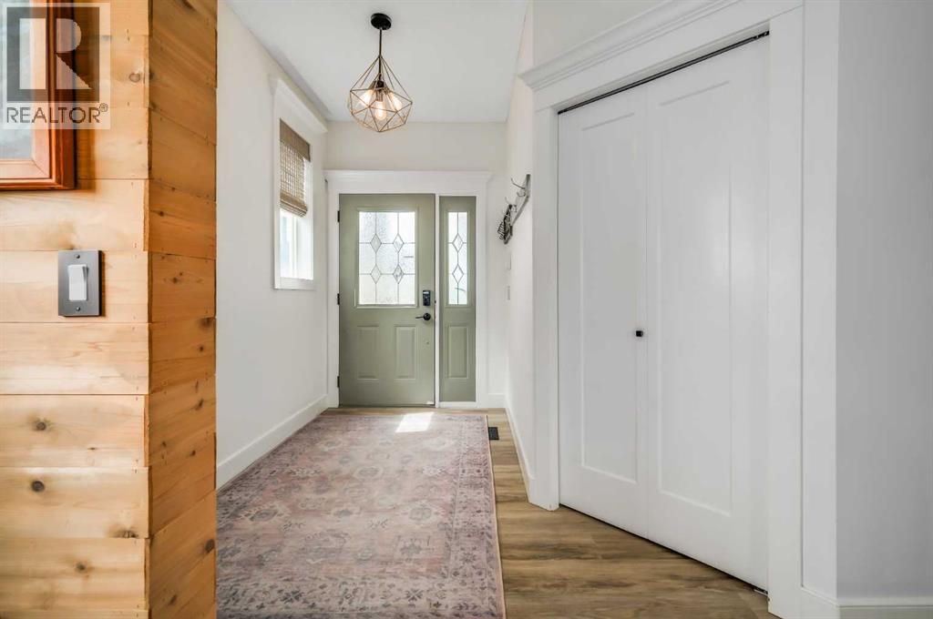 Property at 18 Cimarron Grove Bay image 3