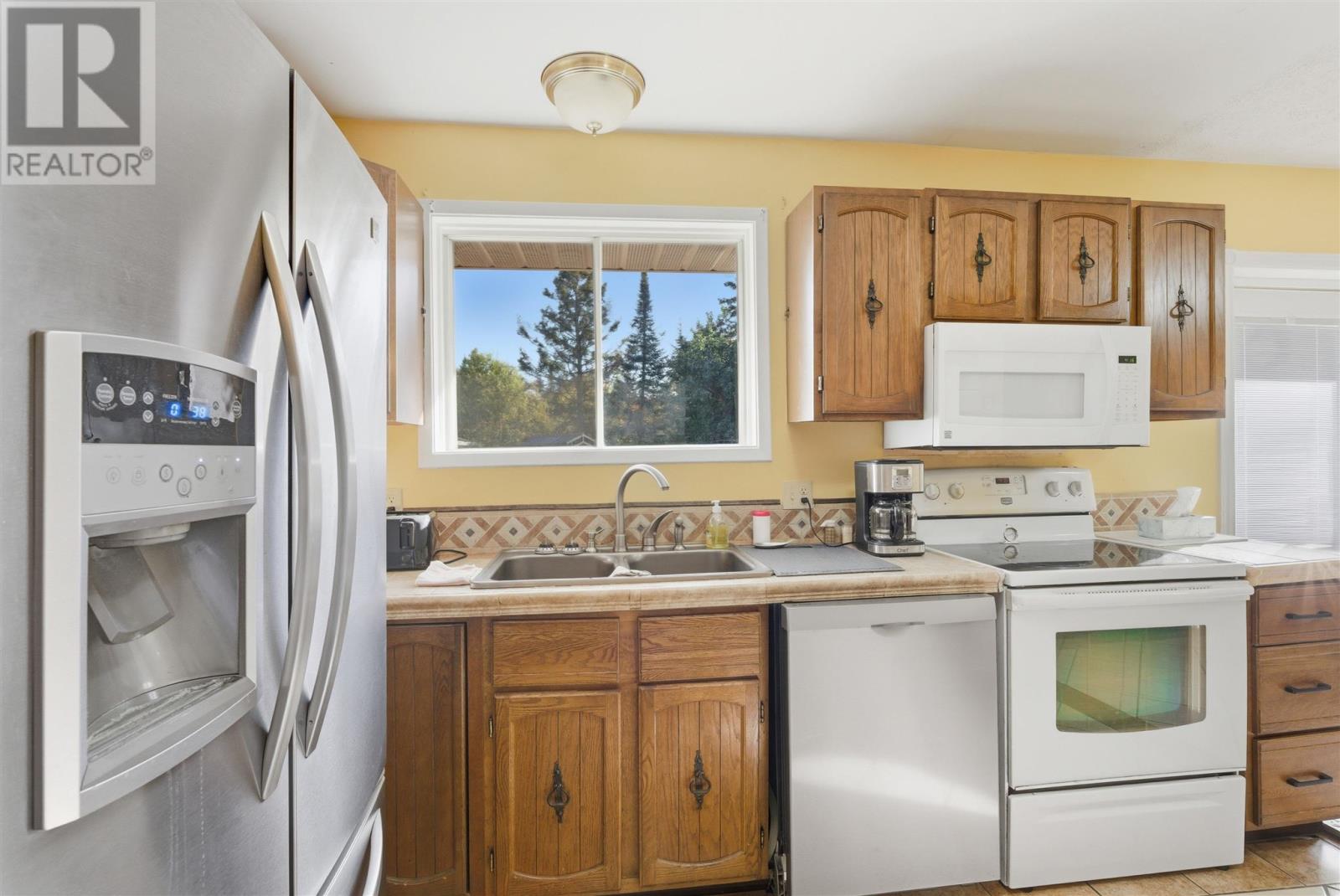 41 Oak Rd, Blind River, Ontario  P0R 1B0 - Photo 12 - SM252957