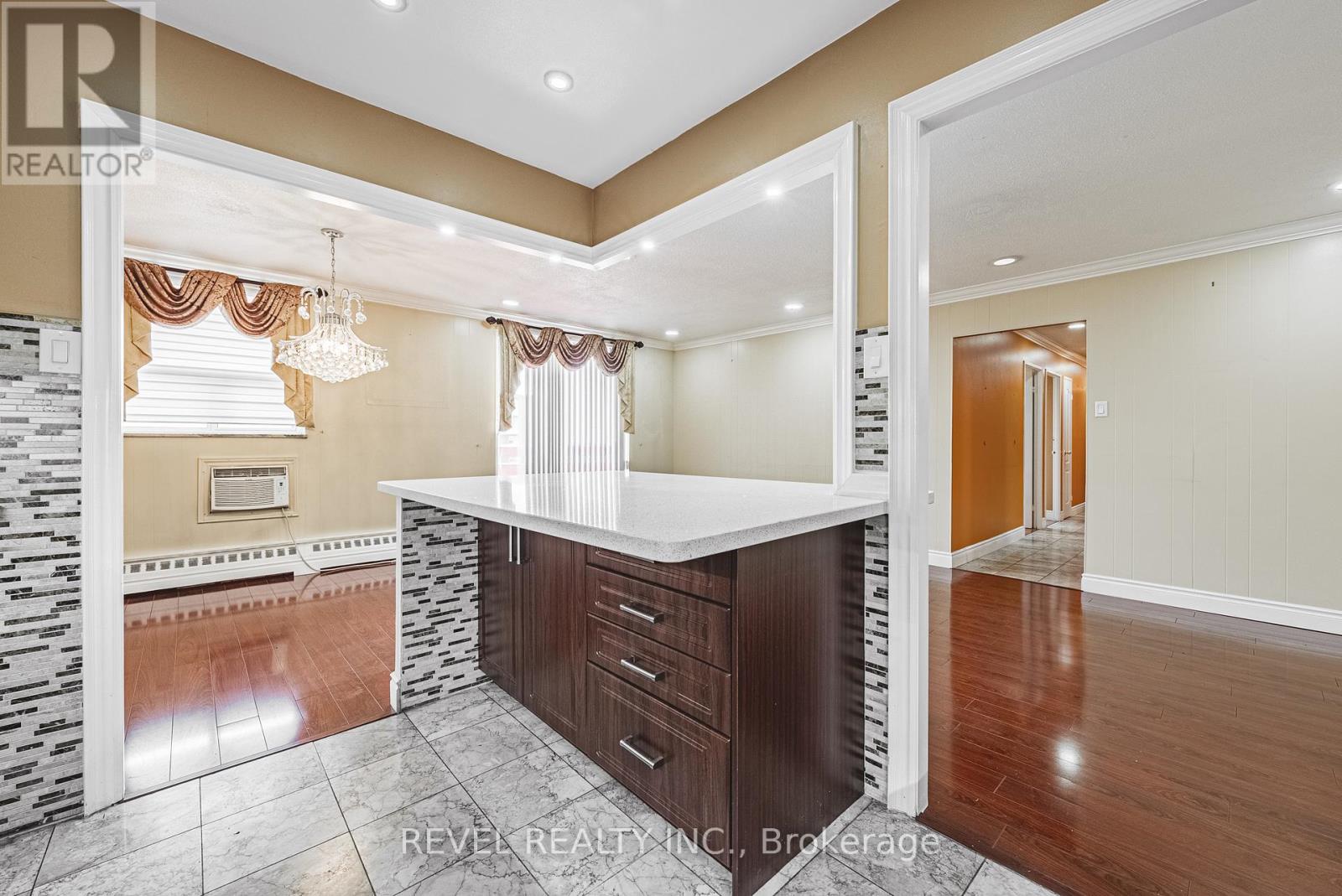 805 - 3577 Derry Road E, Mississauga, Ontario  L4T 1B3 - Photo 14 - W12460735