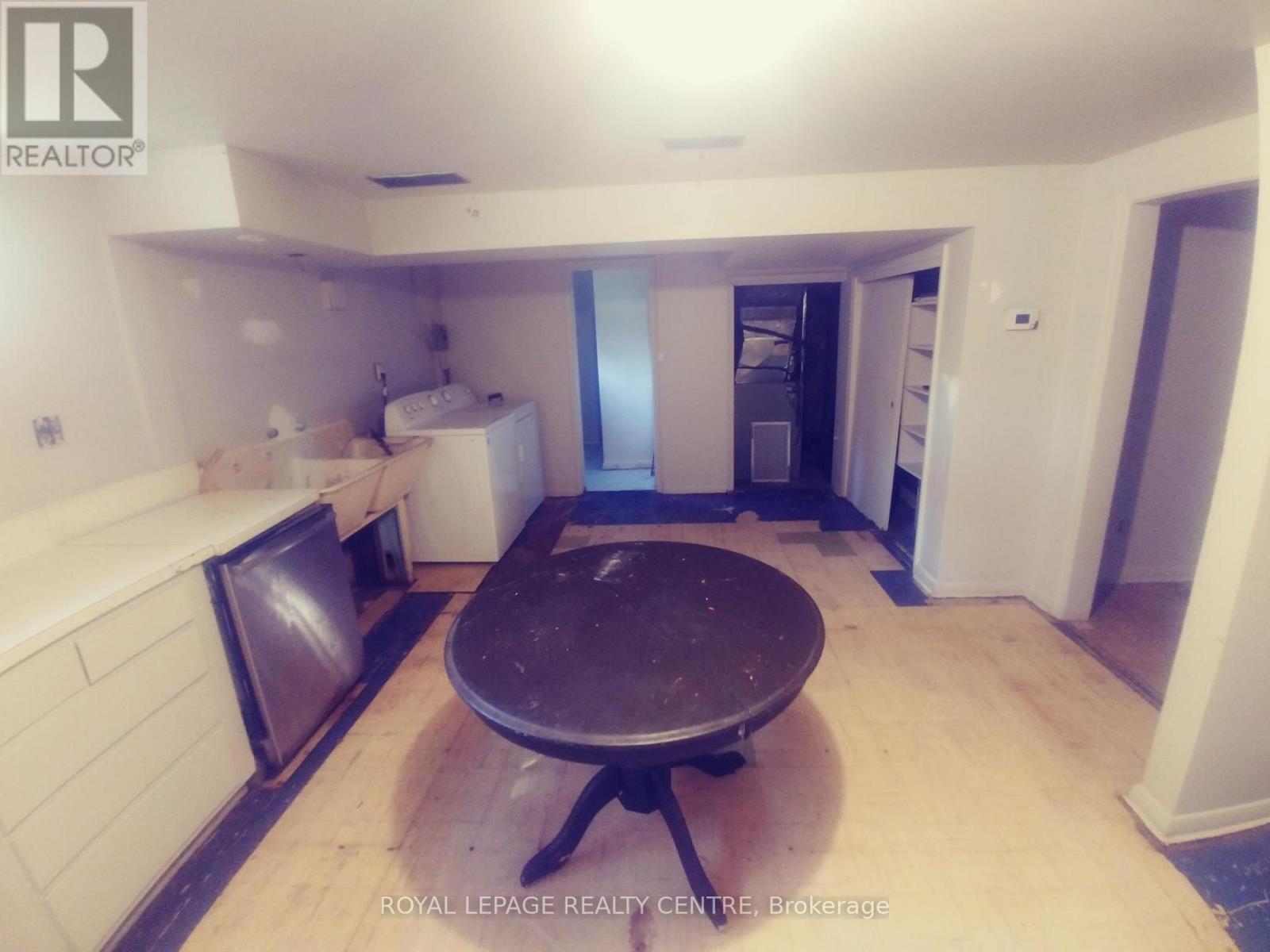 1534 Cawthra Road, Mississauga, Ontario  L5G 4L3 - Photo 15 - W12406800