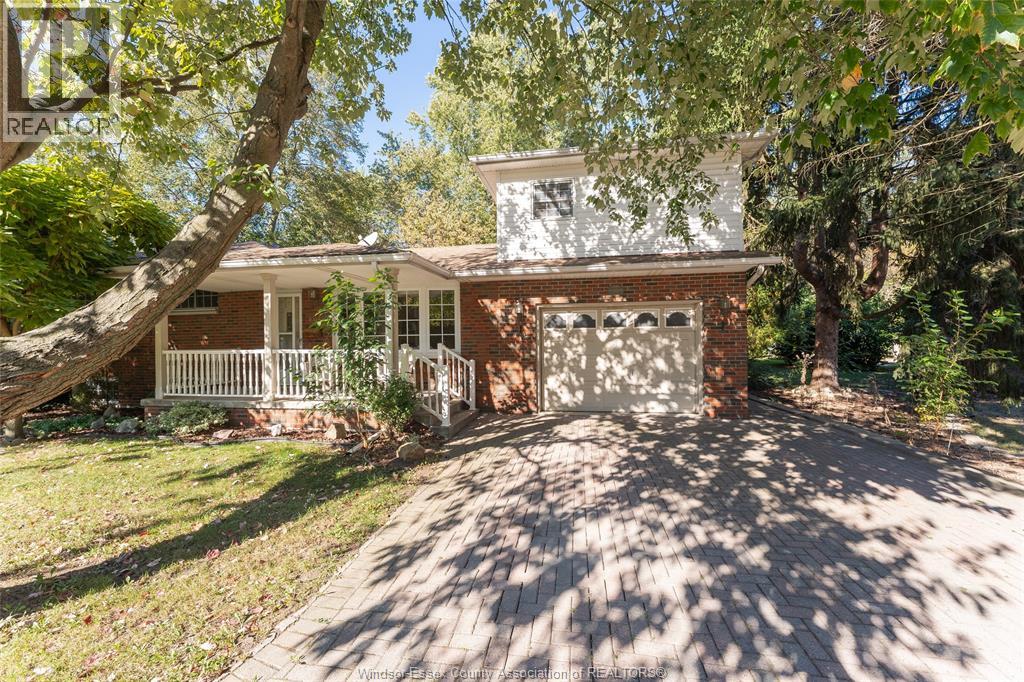 MLS# 25025995: 1005 BOUFFARD, LaSalle, Canada