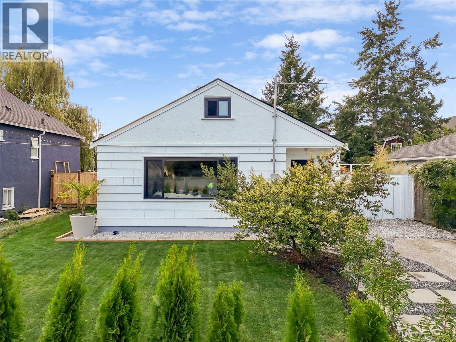 2540 Blackwood St, Victoria, British Columbia