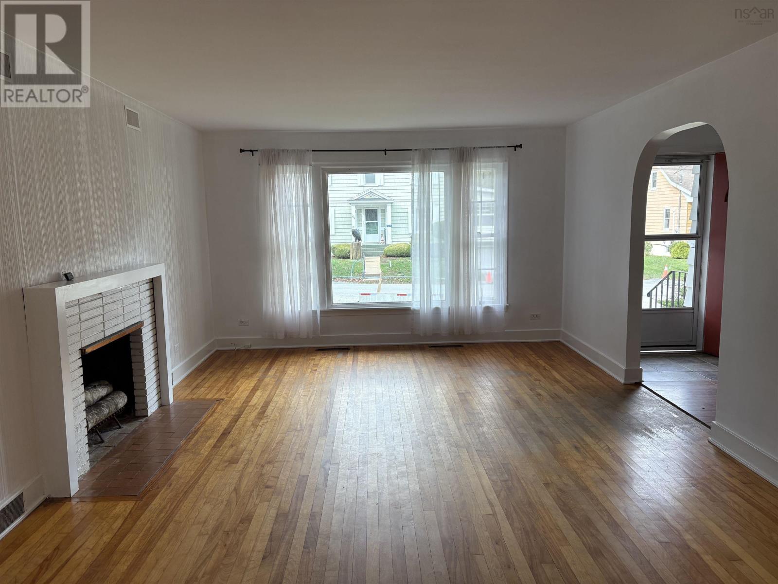 103 Waterloo Street, Liverpool, Nova Scotia  B0T 1G0 - Photo 3 - 202525795