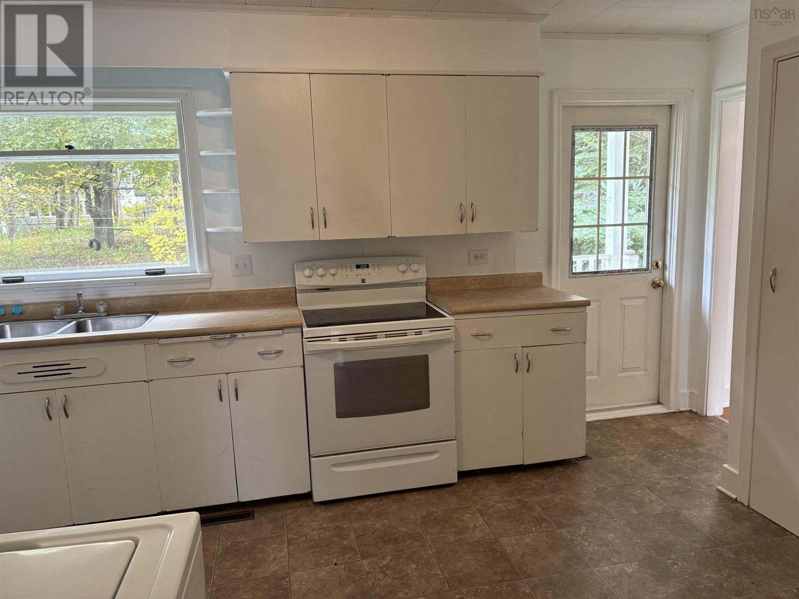 103 Waterloo Street, Liverpool, Nova Scotia  B0T 1G0 - Photo 8 - 202525795