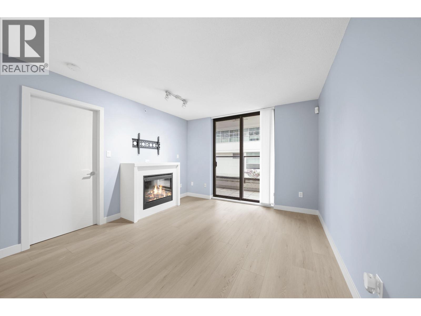 303 2979 Glen Drive, Coquitlam, British Columbia  V3B 0B2 - Photo 11 - R3057922