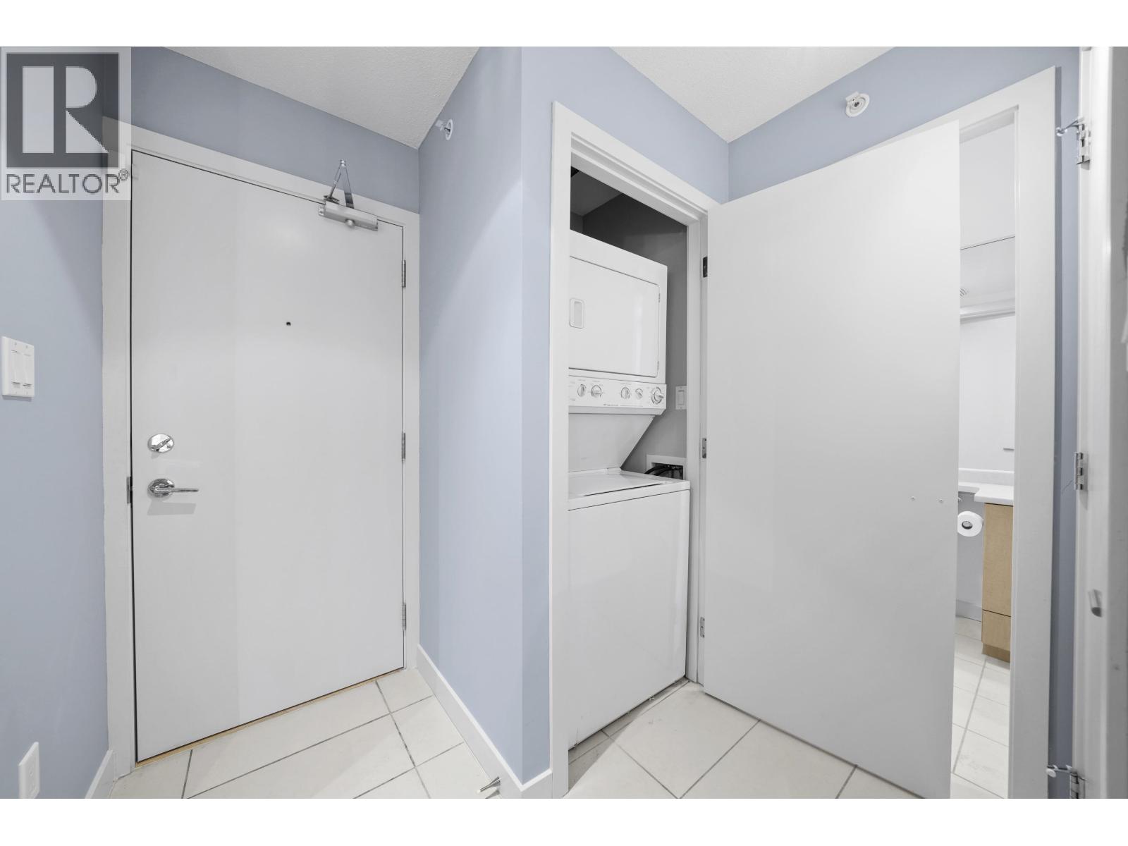 303 2979 Glen Drive, Coquitlam, British Columbia  V3B 0B2 - Photo 25 - R3057922