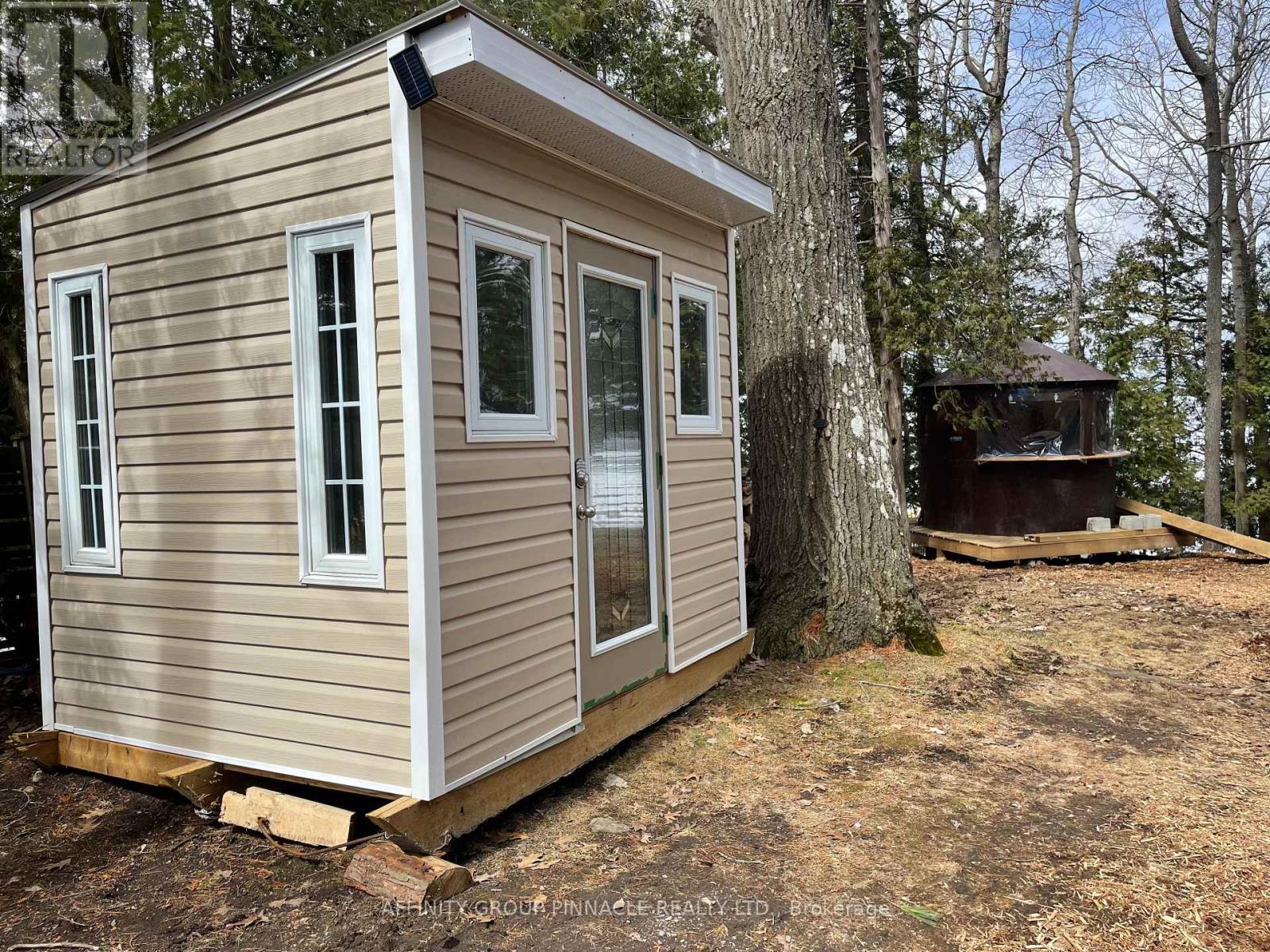 1 Rose Street, Kawartha Lakes, Ontario  K9V 4R6 - Photo 4 - X12461433