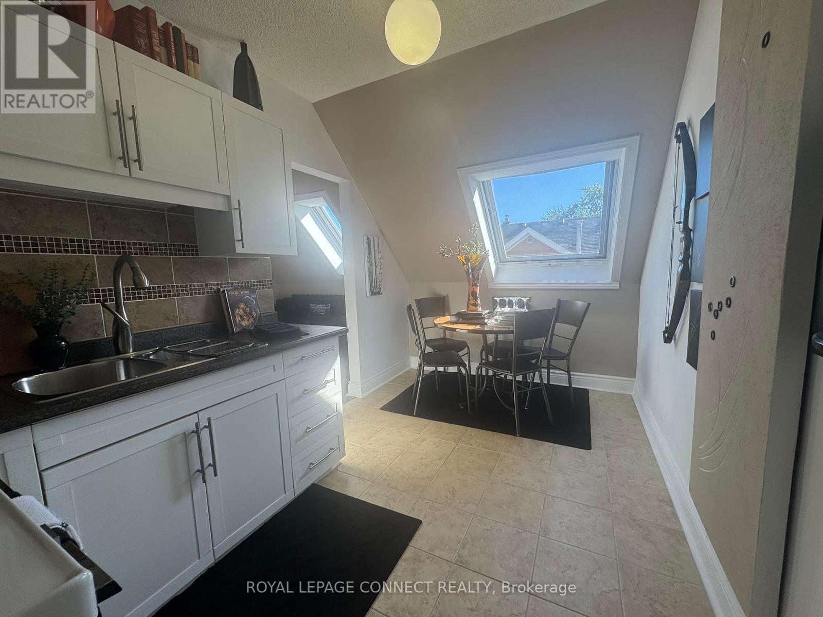 303 - 4872 Valley Way, Niagara Falls, Ontario  L2E 1W3 - Photo 17 - X12458960