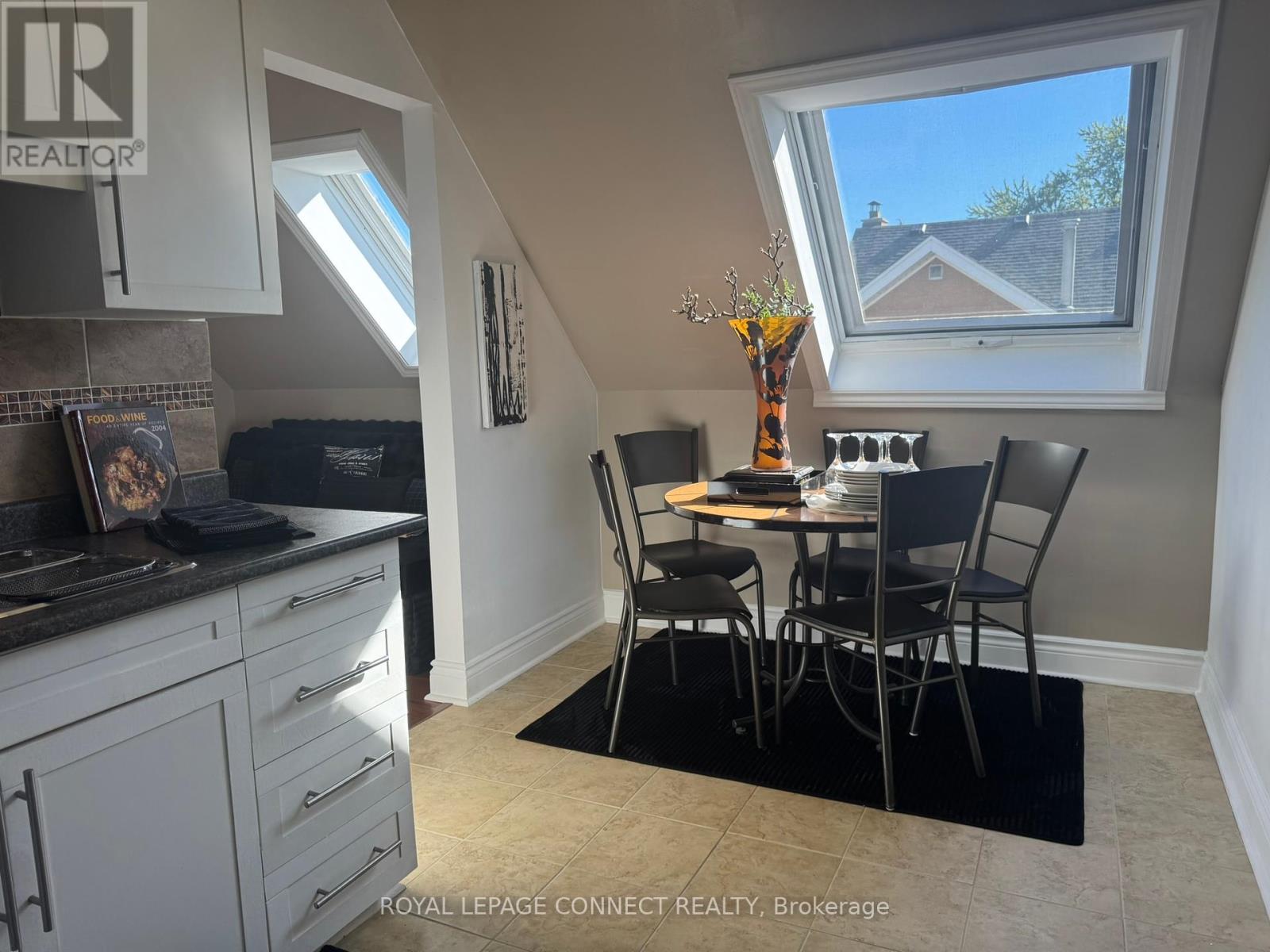 303 - 4872 Valley Way, Niagara Falls, Ontario  L2E 1W3 - Photo 16 - X12458960