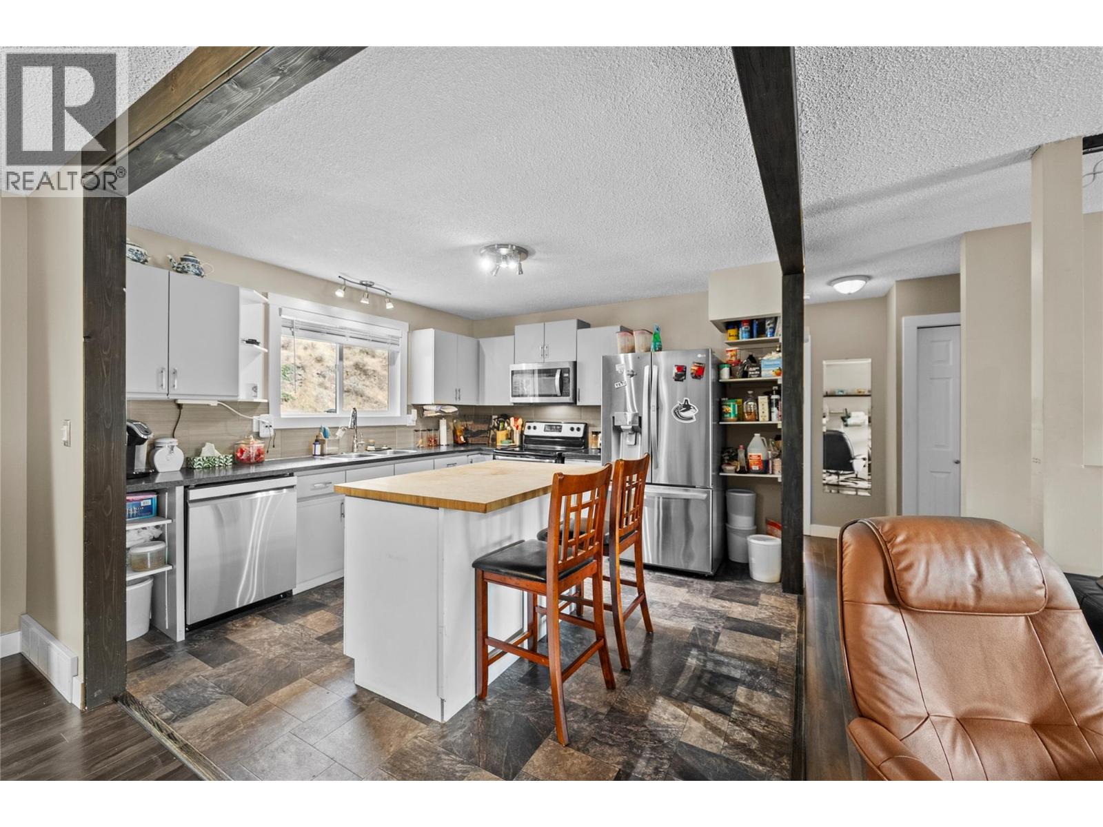 3688 Westsyde Road, Kamloops, British Columbia  V2B 7H6 - Photo 11 - 10365793