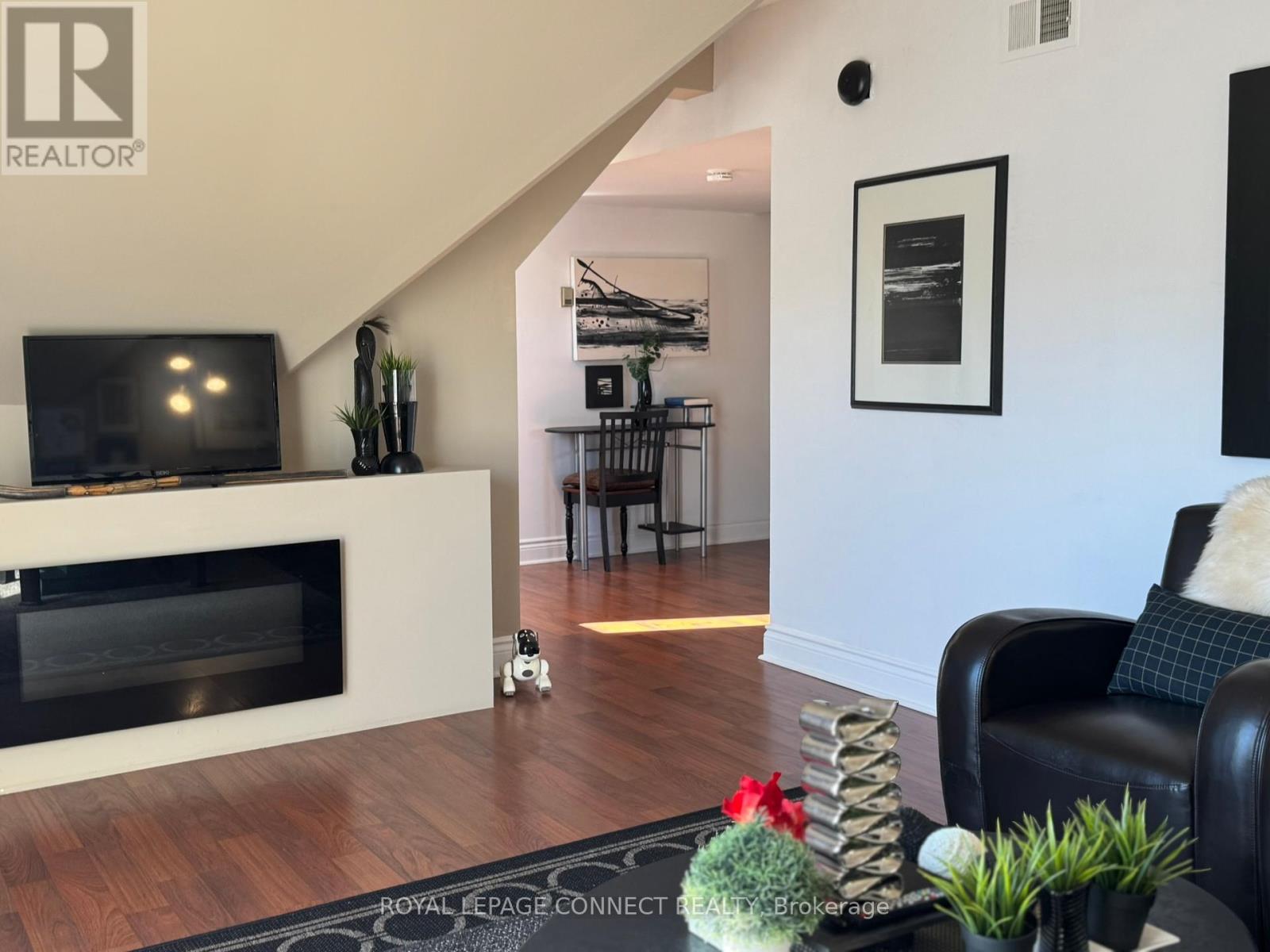 303 - 4872 Valley Way, Niagara Falls, Ontario  L2E 1W3 - Photo 6 - X12458960