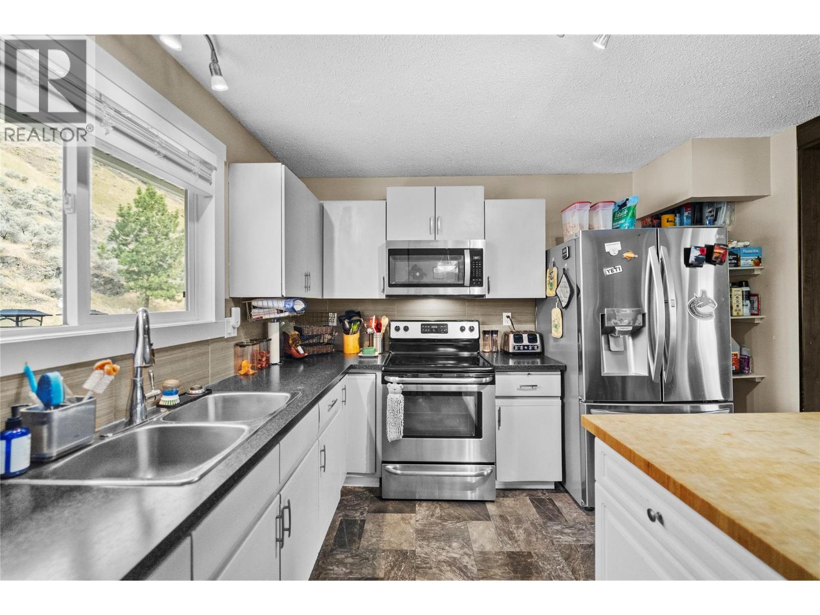 3688 Westsyde Road, Kamloops, British Columbia  V2B 7H6 - Photo 13 - 10365793
