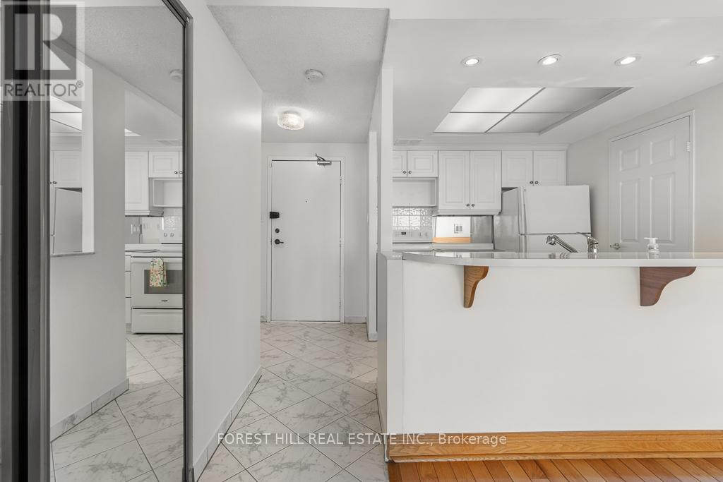 902 - 1555 Finch Avenue E, Toronto, Ontario  M2J 4X9 - Photo 4 - C12461301