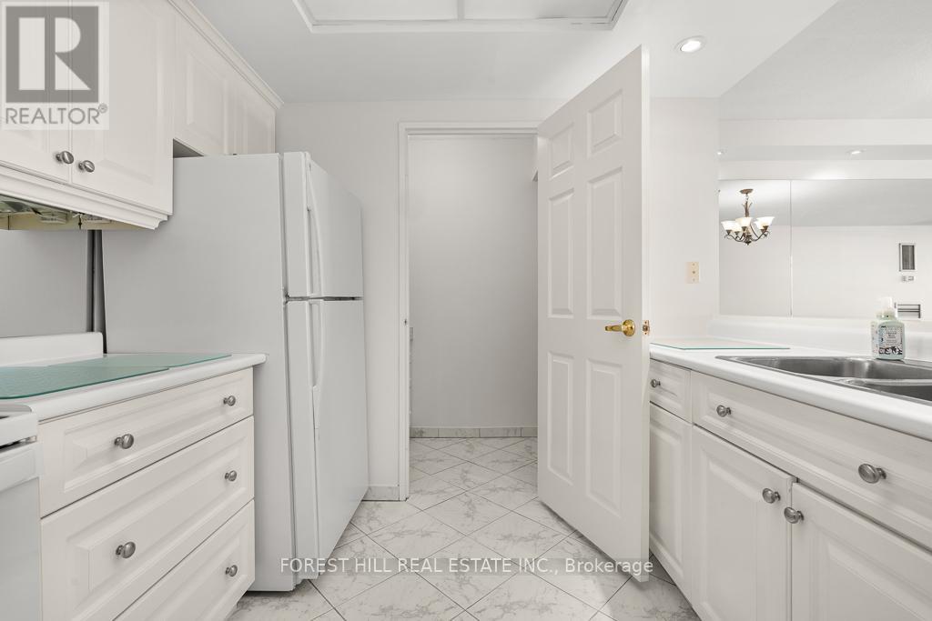902 - 1555 Finch Avenue E, Toronto, Ontario  M2J 4X9 - Photo 7 - C12461301