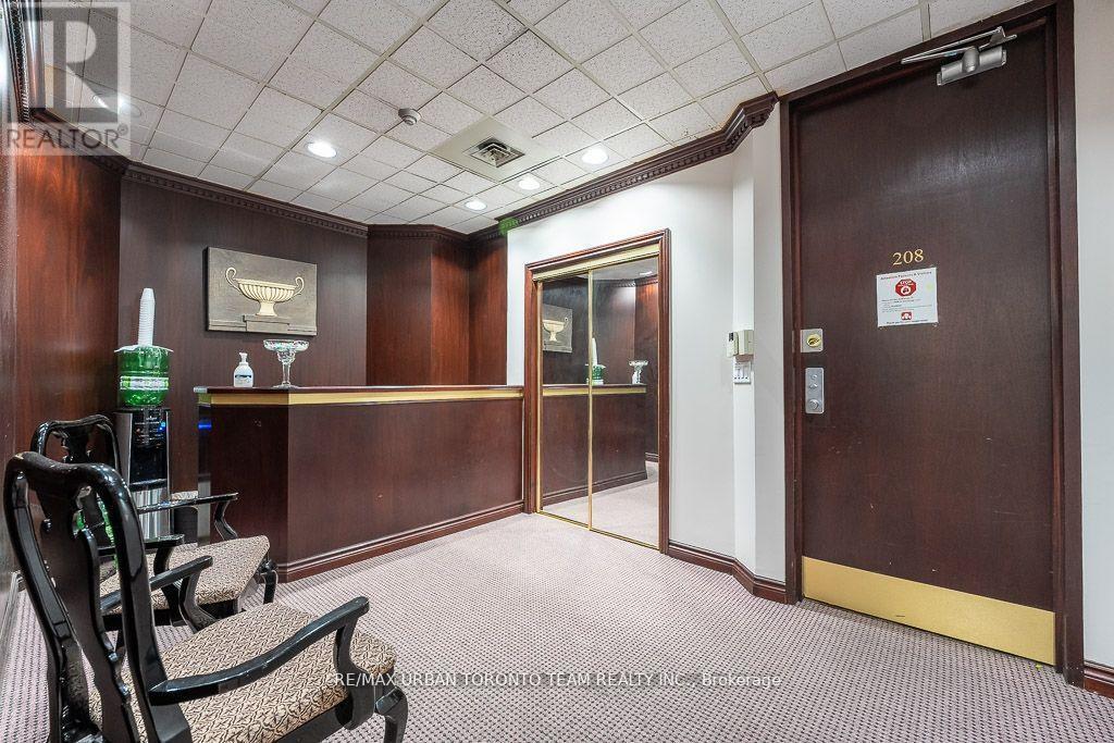 208 - 120 CARLTON STREET, Toronto, Ontario
