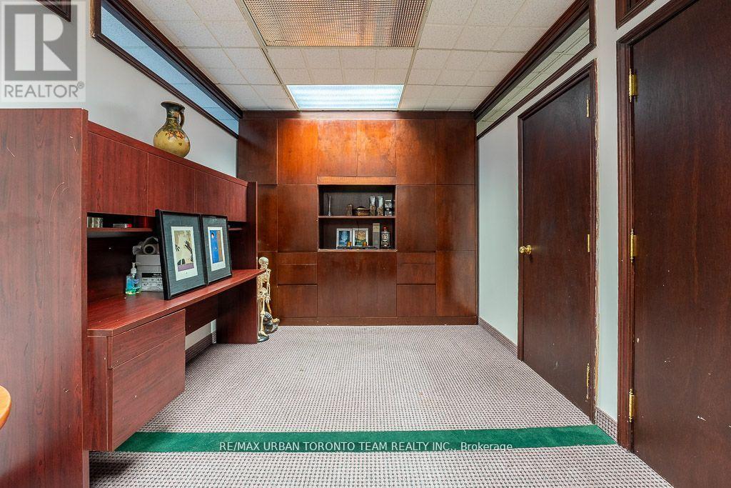 208 - 120 Carlton Street, Toronto, Ontario  M5A 4K3 - Photo 2 - C12461369