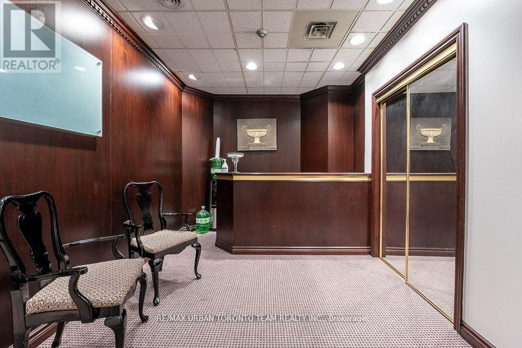 208 - 120 Carlton Street, Toronto, Ontario  M5A 4K3 - Photo 3 - C12461369