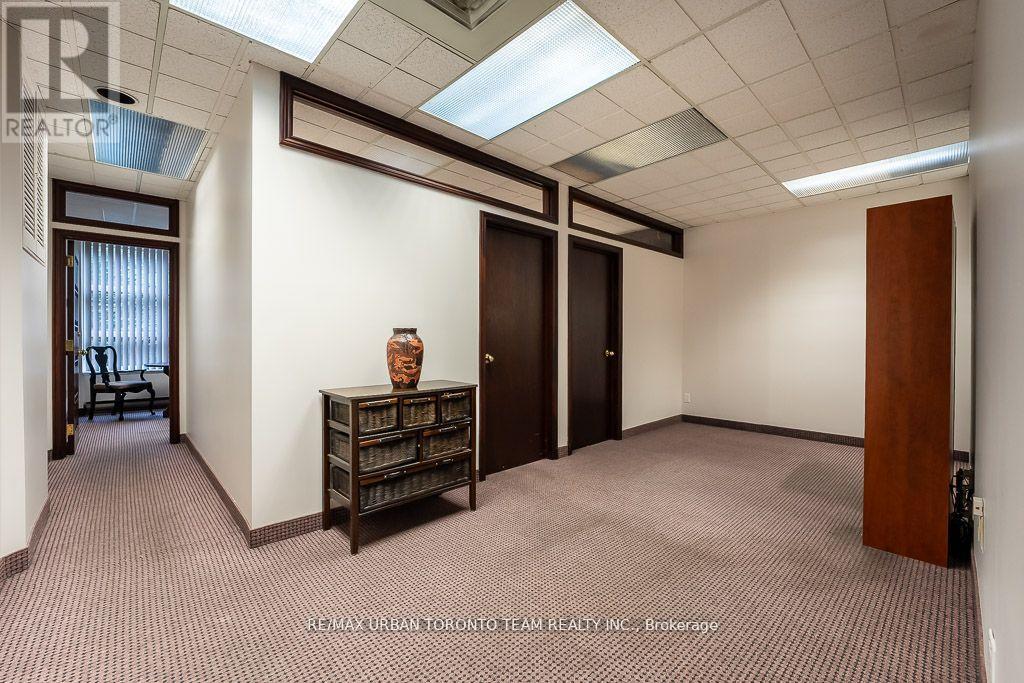 208 - 120 Carlton Street, Toronto, Ontario  M5A 4K3 - Photo 4 - C12461369