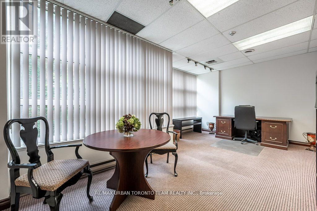 208 - 120 Carlton Street, Toronto, Ontario  M5A 4K3 - Photo 5 - C12461369