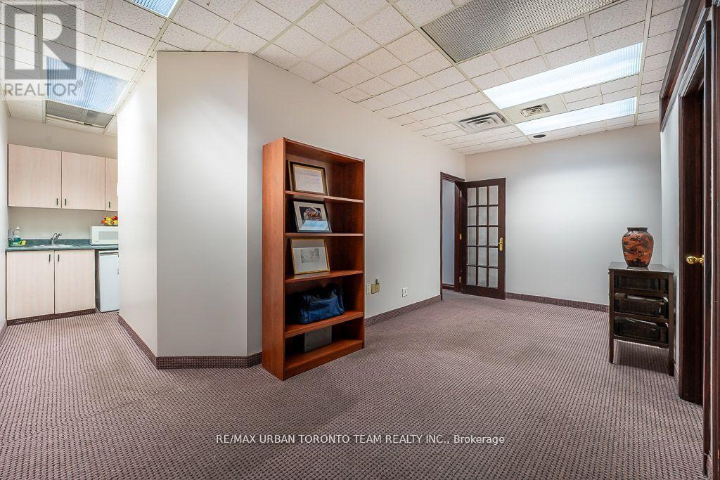 208 - 120 Carlton Street, Toronto, Ontario  M5A 4K3 - Photo 8 - C12461369