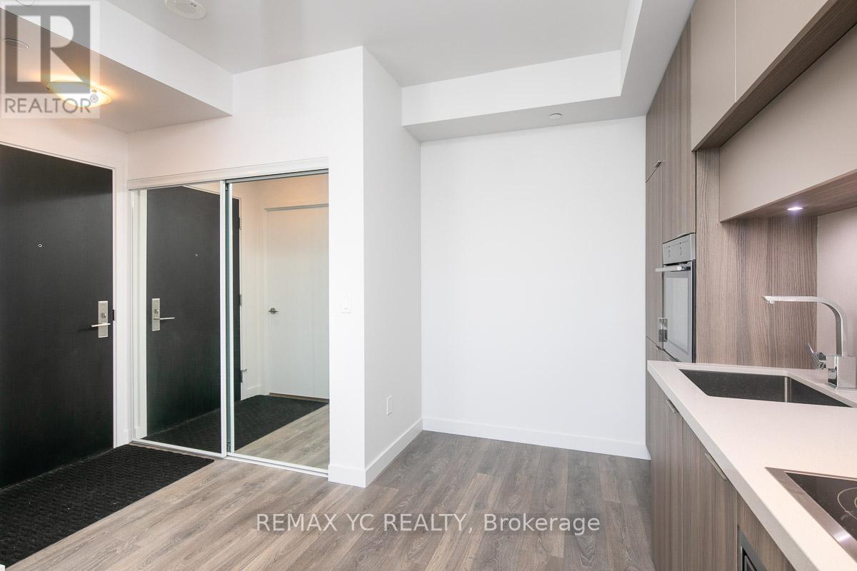 3307 - 8 EGLINTON AVENUE E, Toronto, Ontario